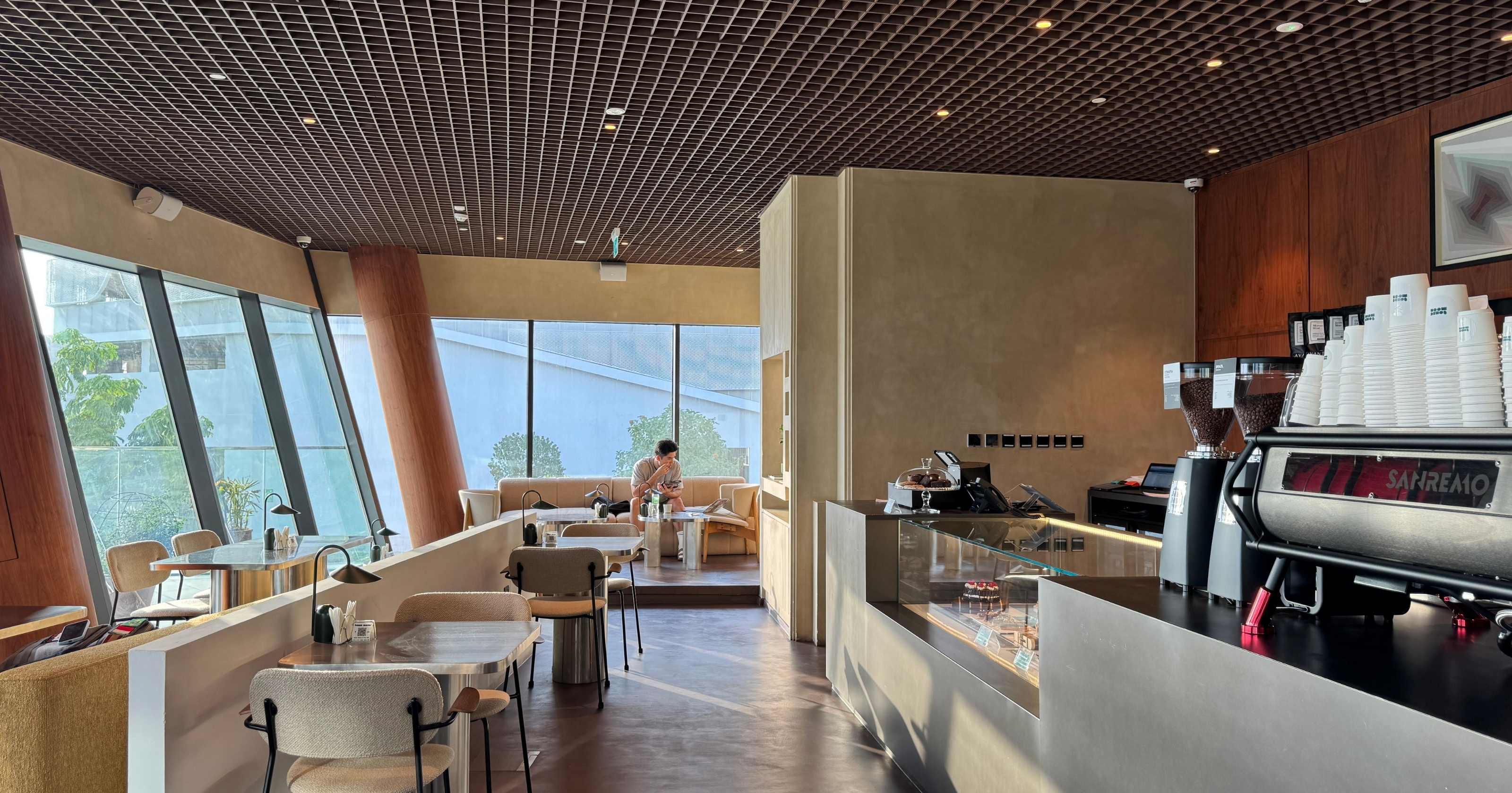 Tonic Moon: Waterfront views and topnotch specialty coffee in Yas Bay