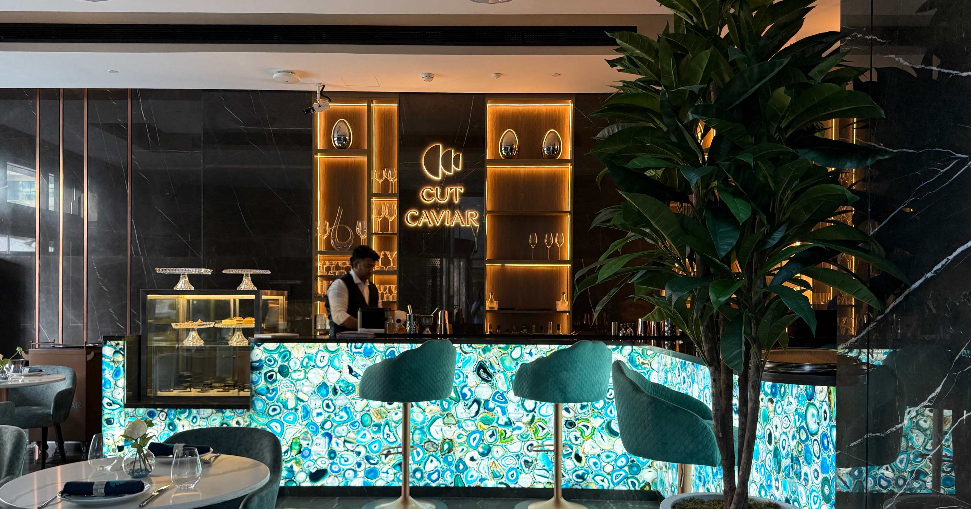 Cut Caviar: Caviar and raw seafood on the Palm Jumeirah