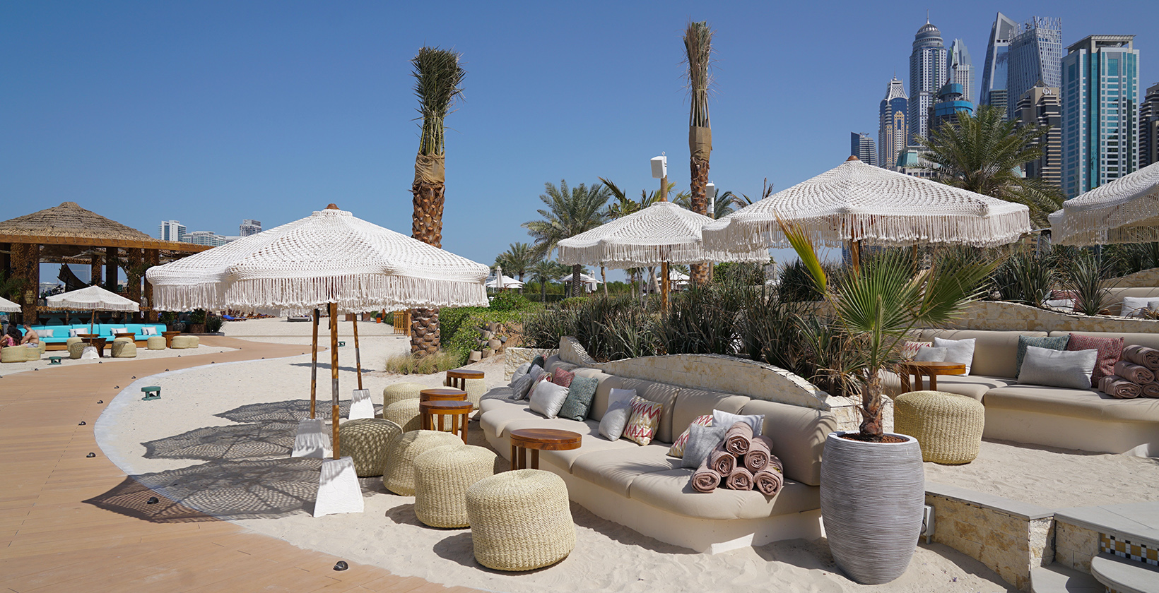 Tamoka: A stunning seaside bar and restaurant with Antillean flair