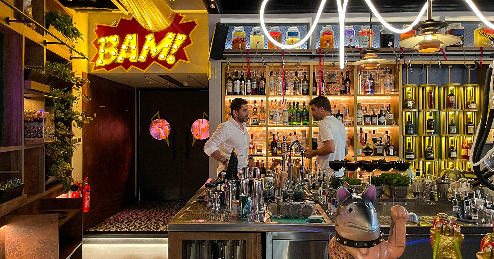 Salmon Guru: A lively award-winning cocktail bar from Madrid